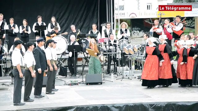Carhaix. Bretagne et Réunion unies en clôture du festival Bagadañs