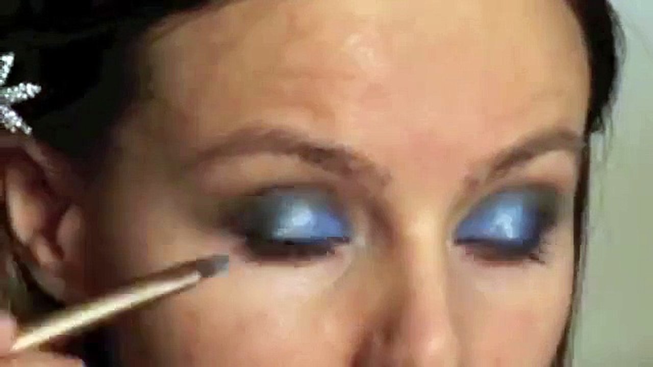 Bright and fun eye makeup