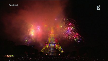 le feu d'artifice a Paris (75) Par Robert et Angel