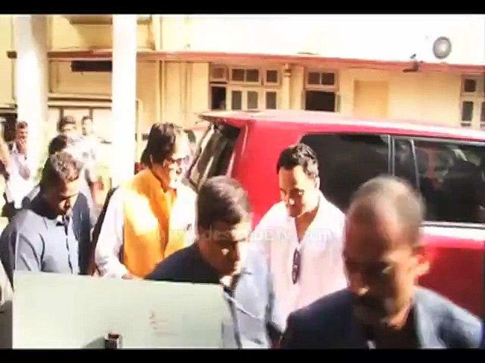 Amitabh Bachchan launches Amjad Khan's son Shadab Khan's book "Murder in Bollywood"