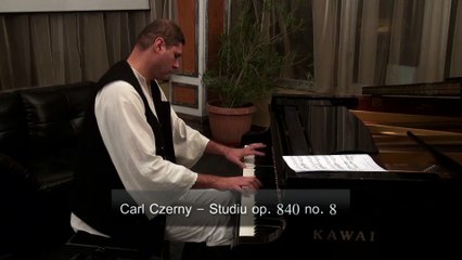 Lucian Velciu interpretează un studiu de Carl Czerny la Clubul tânărului Orfeu