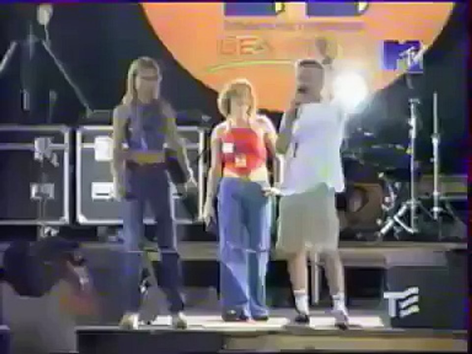 t A T u Мальчик гей