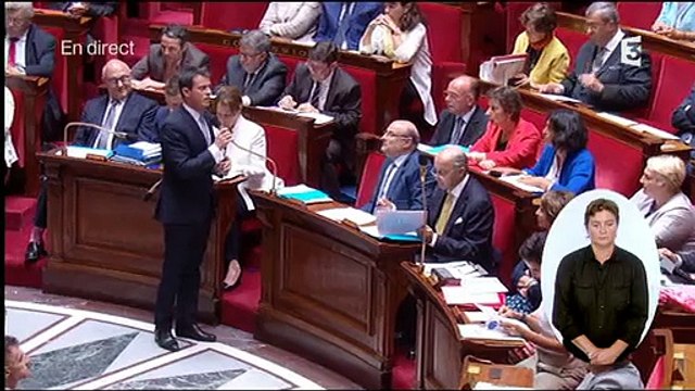 Manuel Valls promet le prix humour et politique à Éric Woerth