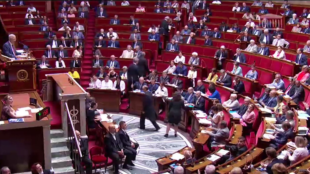 Assemblée nationale : Quand Manuel Valls inscrit Eric Woerth au prix "humour et politique"...
