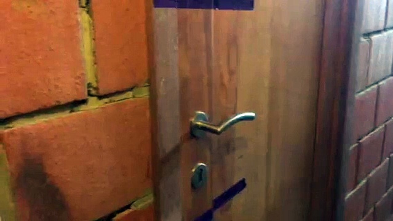 Onhaye: cages dans lesquelles une mère enfermaient deux de ses enfants déficients mentaux