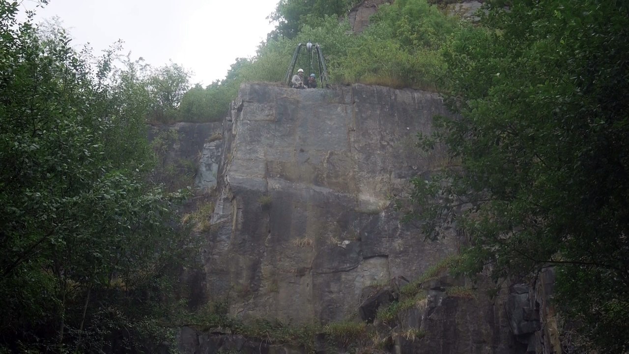 Hamoir - Attraction saut chute libre