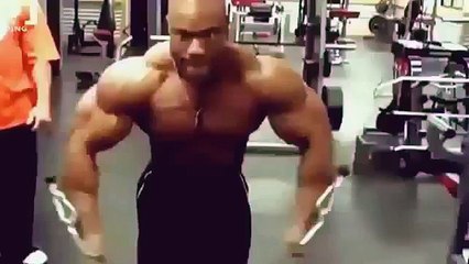 Phil Heath Chest and Abs Workout 3 Weeks Out