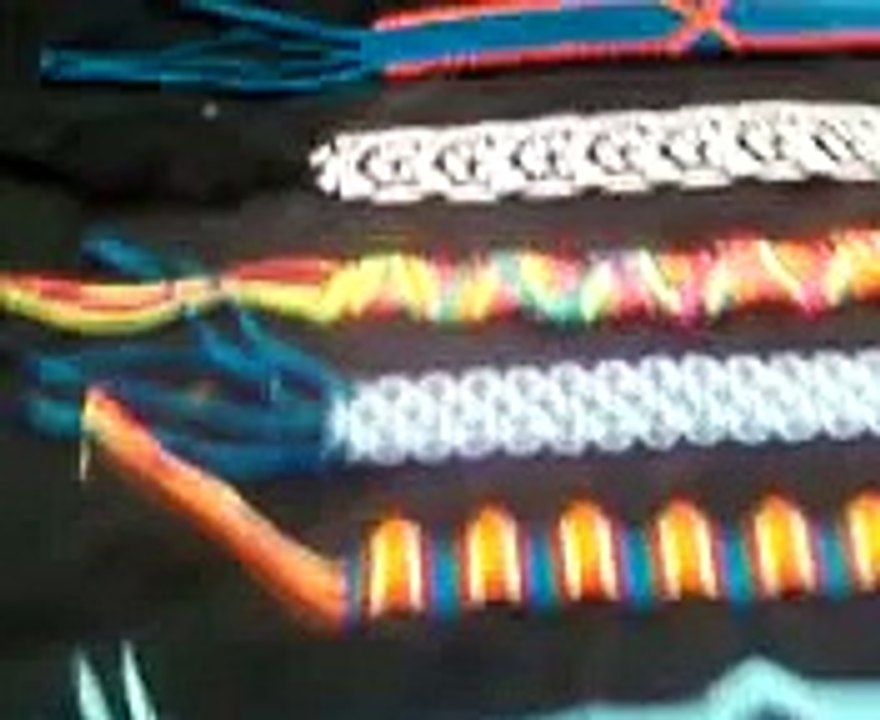 Como Hacer Pulseras o Manillas Con Chaquira / Hilos / Macrame - How to make different bracelets.mp4