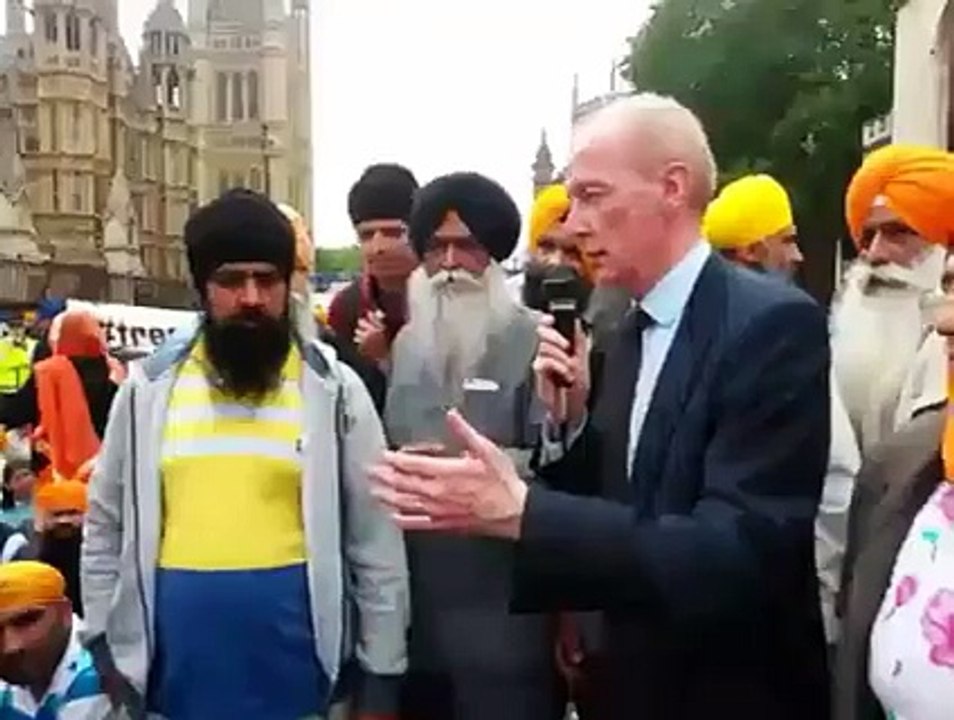 Wolverhampton MP Speaks With Sikhs