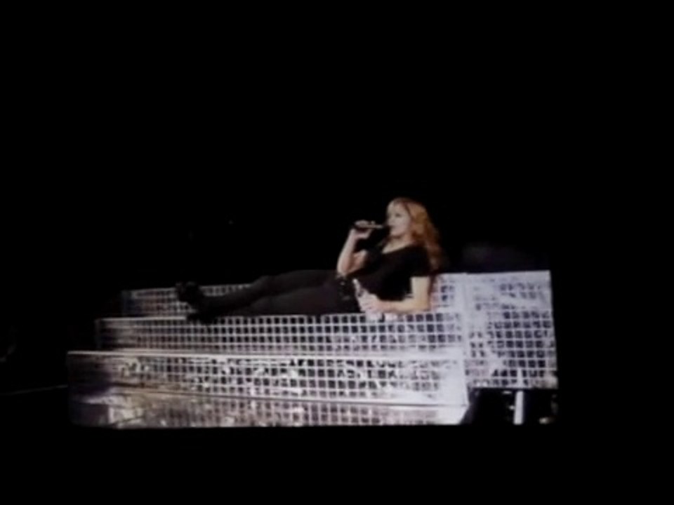 Madonna - Speech - Paris-Bercy Arena - 30 août 2006 - "Confessions Tour" -