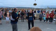 Cours de danse bretonne sur le port