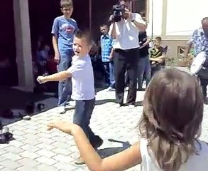 Dy talenta ne valle dasmash