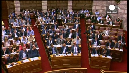 El Parlamento griego respalda las exigencias de los acreedores para iniciar un tercer rescate