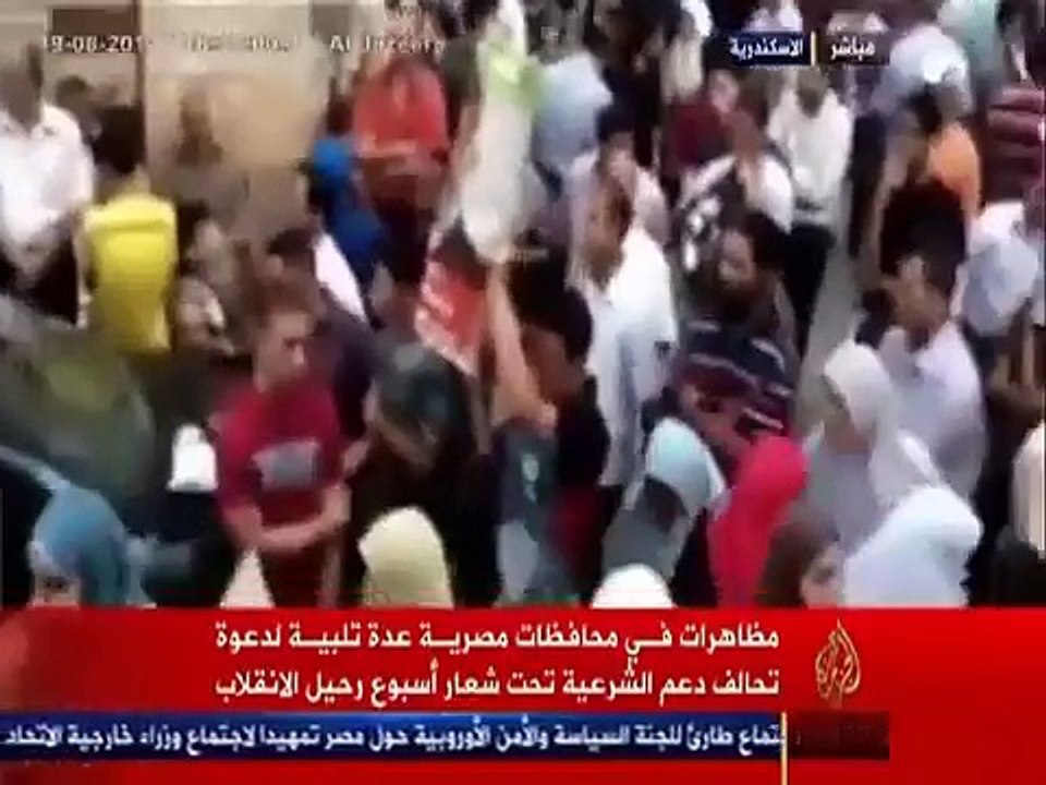 لحظة تبول مذيع الجزيرة على نفسه على الهواء مباشر !