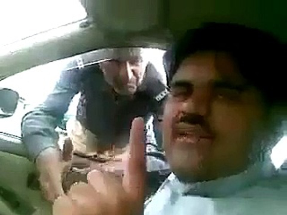 Punjab Police Rishwat lety hue