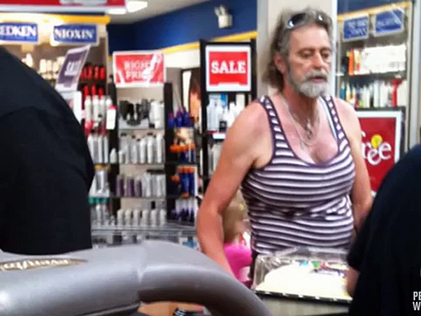 ( ALL NEW) 2013 People of Walmart Funny looking people, Strange People Shopping