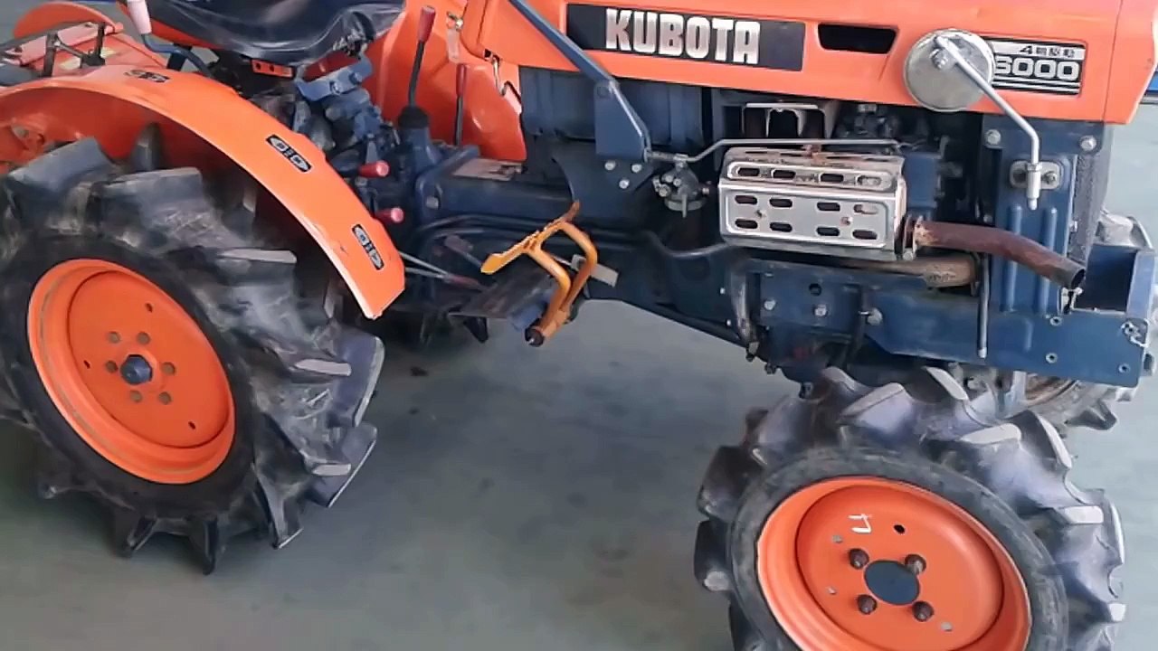 Mini tractor usado Kubota B6000 de ocasión