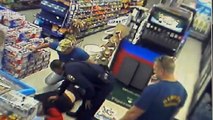 Un pompier courageux met KO un voleur armé qui braquait un magasin