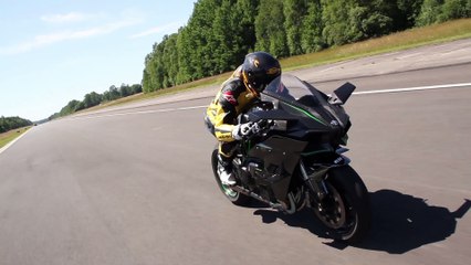 Essai Moto Revue : 332 km/h chrono en Kawasaki Ninja H2R