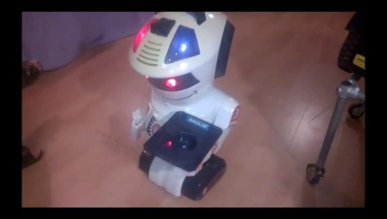 ROBOT EMILIO