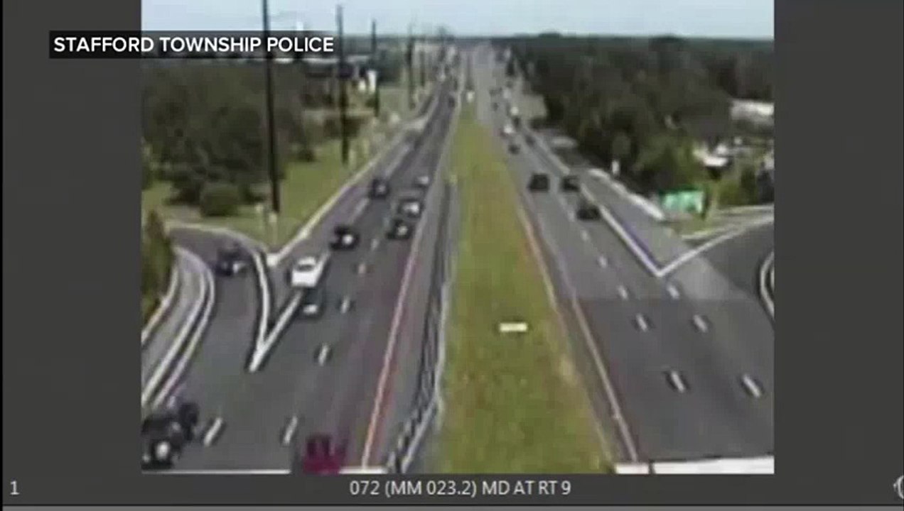 Un avion de tourisme atterrit d'urgence sur une autoroute