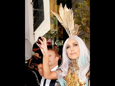 Lady Gaga - Bad Romance (Live MTV VMA 2010) Amazing Video!! HQ