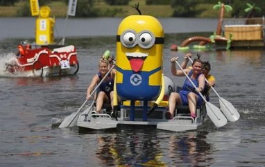 Un Carolo dessinateur de la BD des "Minions"