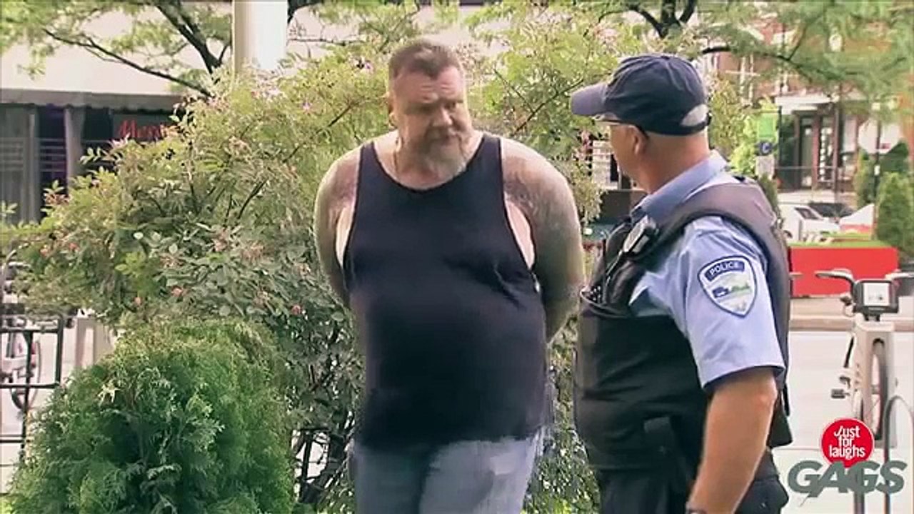 Hidden Camera  Crazy Cop Tugs at Convict's Wiener - كاميرا خفية كندية