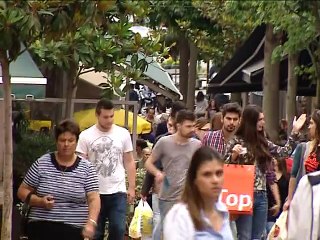 Καταστροφικά τα μέτρα του 3ου μνημονίου για φαρμακεία, φροντιστήρια και μεταφορές