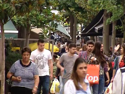 Καταστροφικά τα μέτρα του 3ου μνημονίου για φαρμακεία, φροντιστήρια και μεταφορές