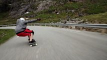 Descente d'un Fjord norvégien par des riders en Longboard - Dingue!