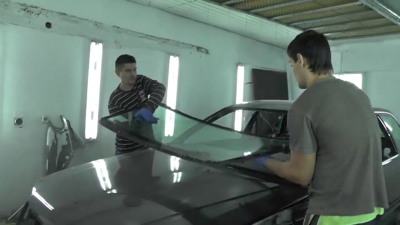 Как самостоятельно вклеить лобовое стекло. – Видео Dailymotion
