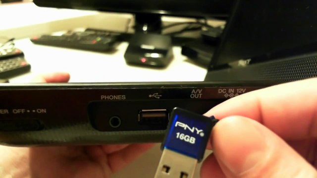 Sony DVP - FX980 - portable DVD, VCD, SVCD, XVID, USB video player