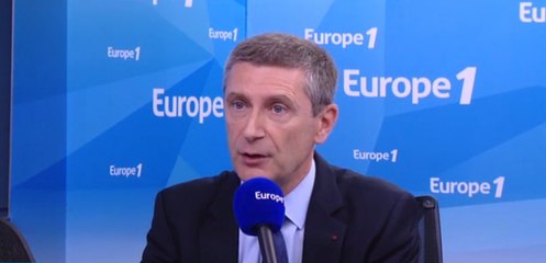 Attentat déjoué : la communication rapide de Cazeneuve fait débat à droite et à gauche