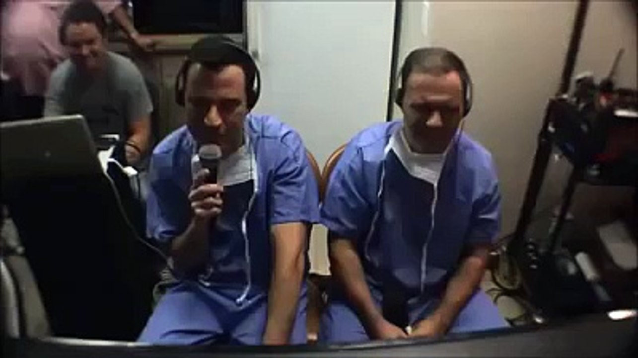 Elle est enceinte, ce qu'elle voit dans l'échographie n'est du tout pas naturel