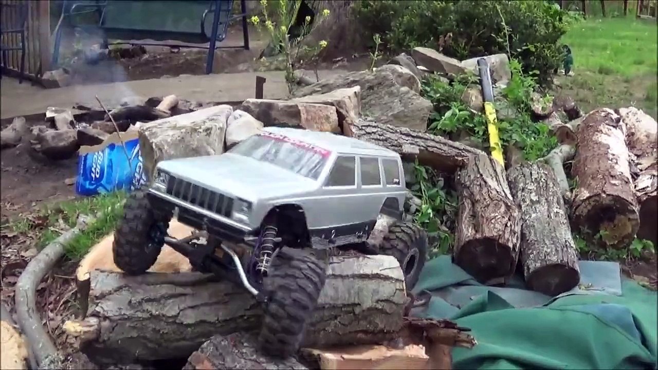 Two RC Jeep Cherokee XJ Rock Crawler 4x4 Trucks Axial SCX10 Honcho And Exceed Mad Torque