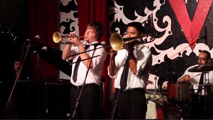 Davina and The Vagabonds - "I'd Rather Go Blind"