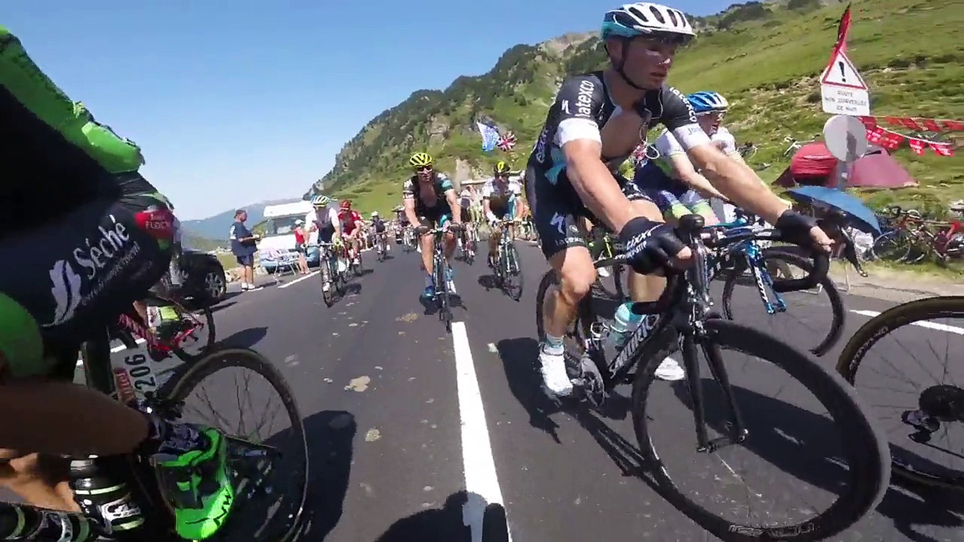 Tour de France - A plus de 100 km/h en descente - Vidéo Dailymotion