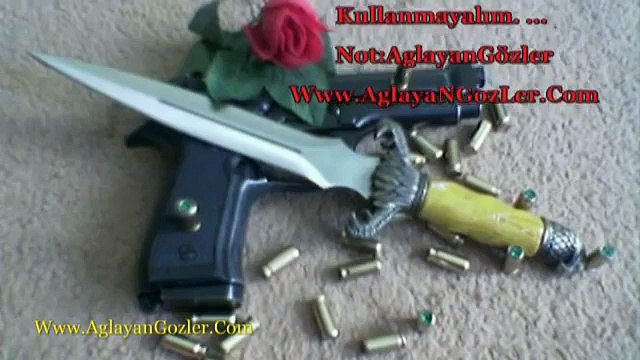 ablamız süper söylüyor -Ah anama dayanamam anama- ah babama