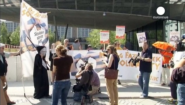 La Bce alza il tetto della liquidità d'emergenza per le banche greche