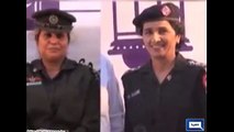 Karachi mein 2 Women Police officers kay darmin ho gie Larhai