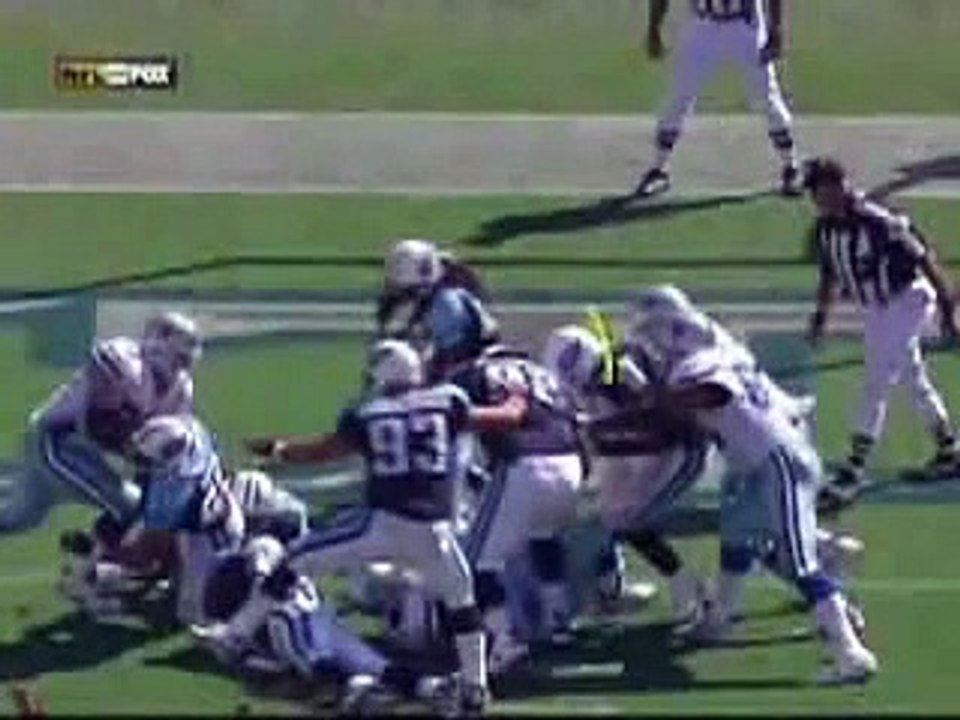 Albert Haynesworth stomps Andre Gurode