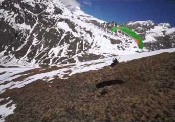 Descargar video: Awesome Speedriding on the French Slopes