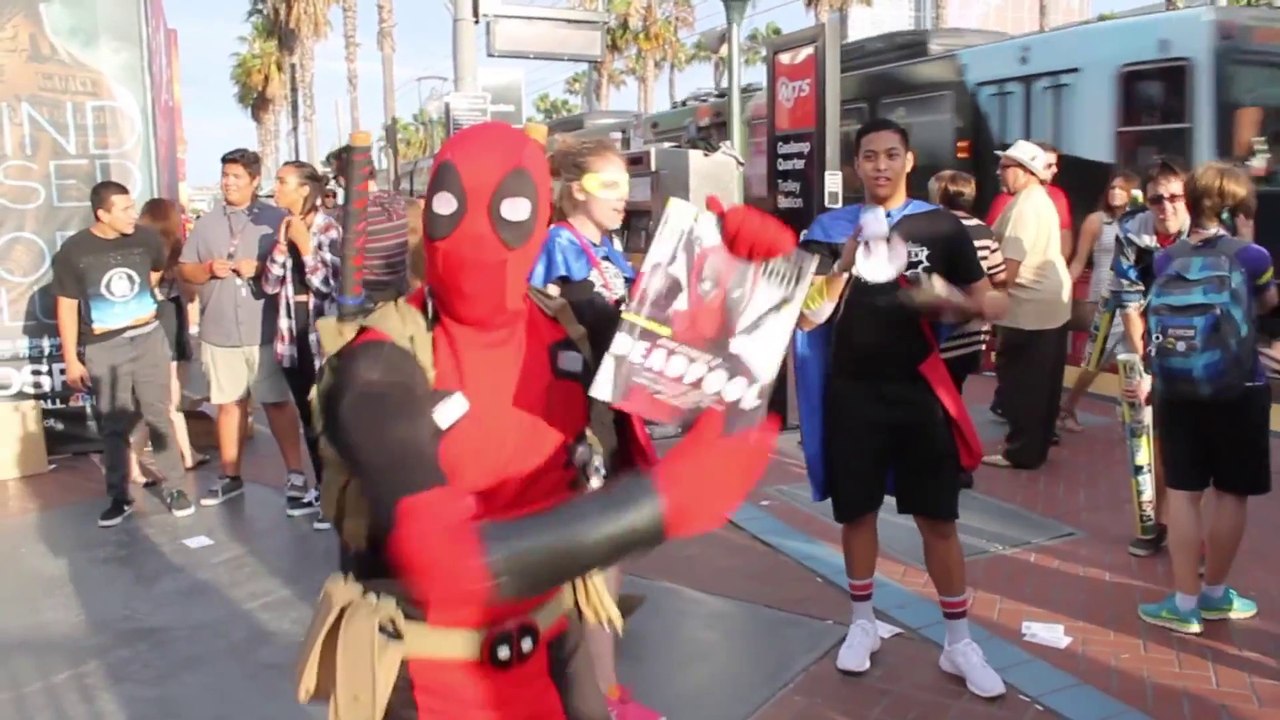 Quand Deadpool fait le show au Comic-Con de San...