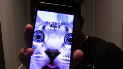 Il Fabrique un Fantôme en Hologramme Hyper Réaliste pour Effrayer sa Copine