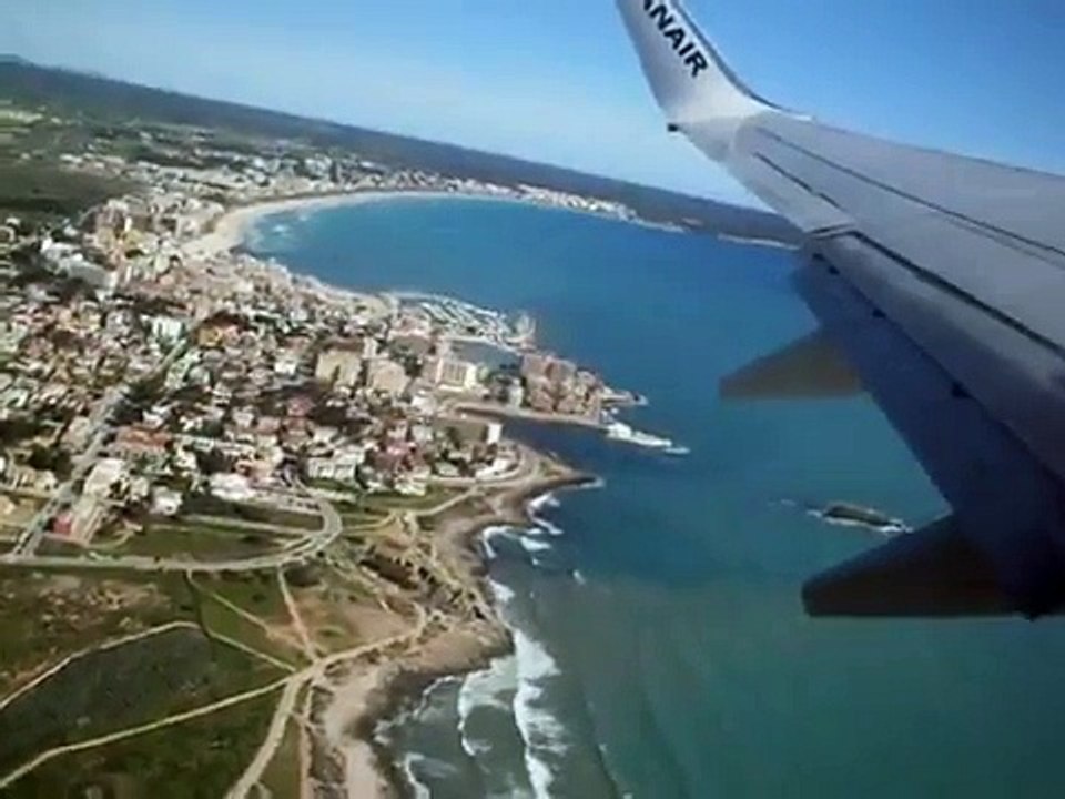 Ryanair takeoff from Palma de Mallorca PMI to Weeze airport NRN