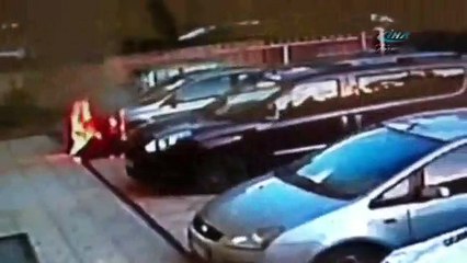 Apartman aidatını alamayınca otomobili kundakladı