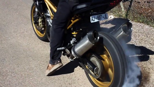 Cagiva raptor 650 streetfighter burn !!