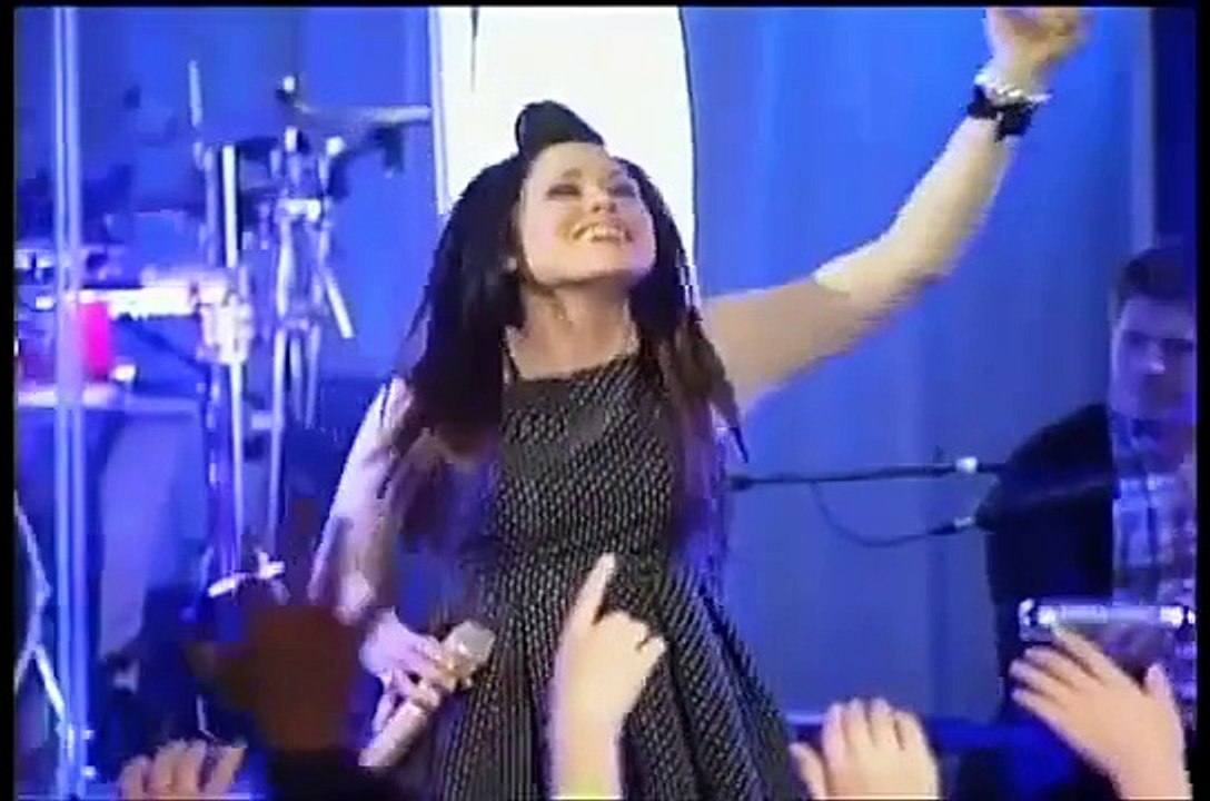 Kari Jobe - Our God - Hosana - Live Worship