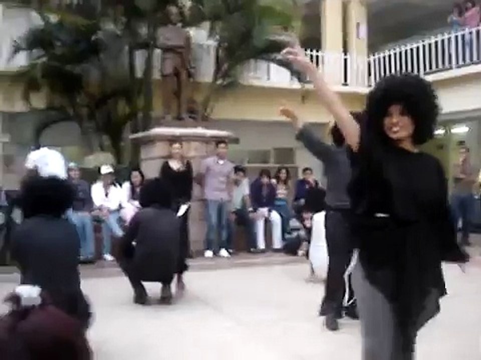 BAILE DE LOS AÑOS  70 IVEDL